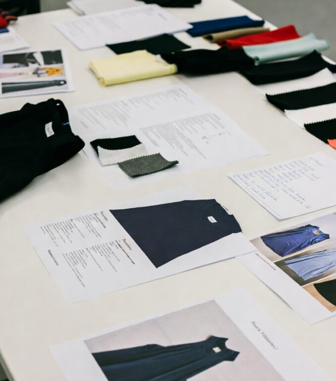 アパレルOEM　特殊制服案件　