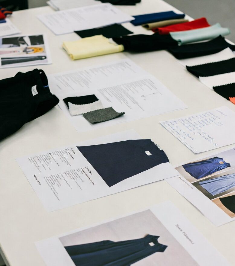 アパレルOEM　特殊制服案件　