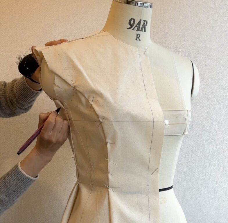 プロのパターンナーによるオリジナルアパレル製品のトワル作成